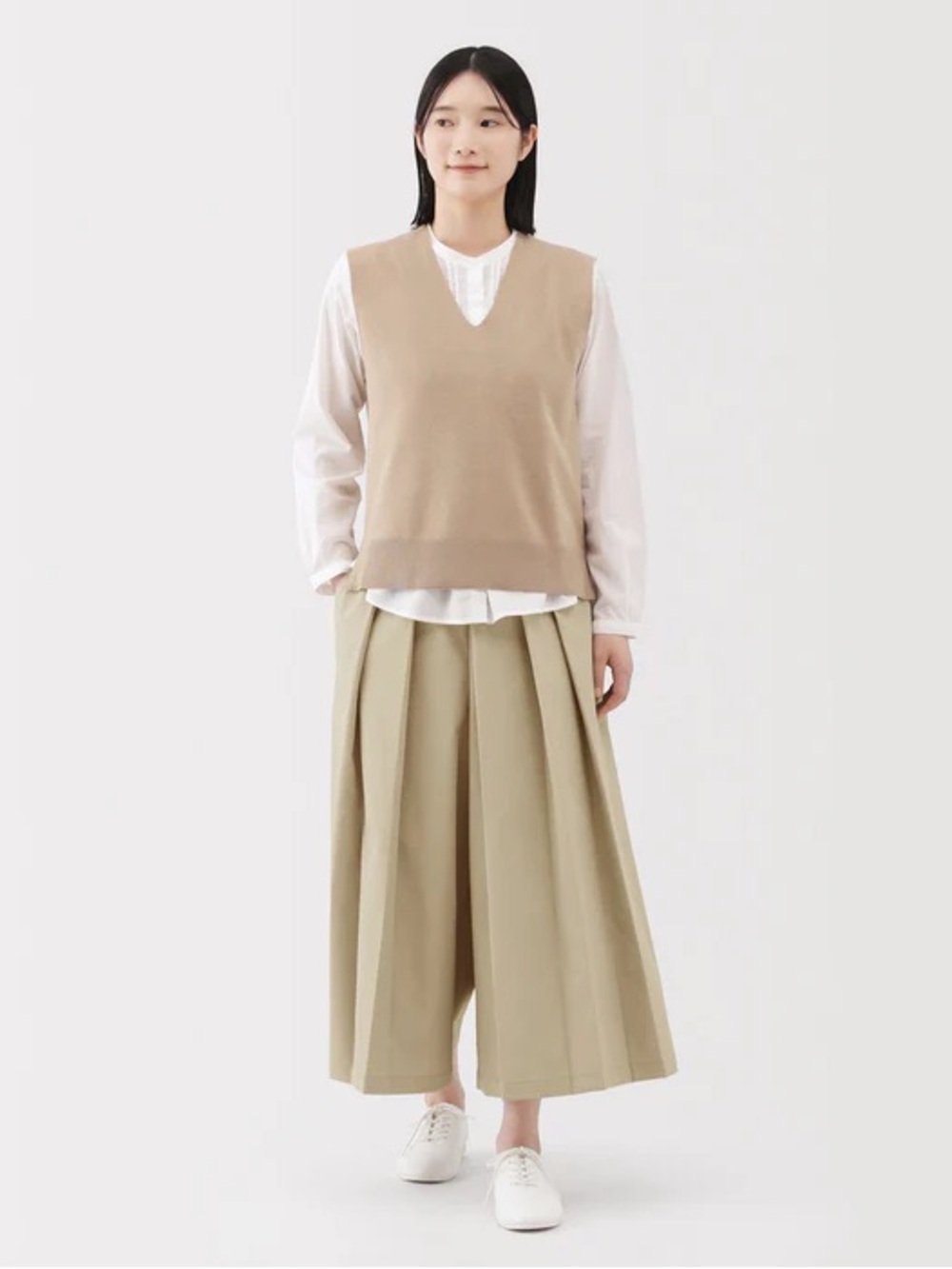 Muji Wide Leg Pleated Pants in Beige - Picture 3 of 5